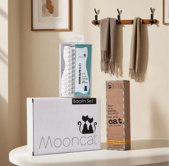 Mooncat Waterless Shampoo for Shorthair Cats and Brush Kit - 5 oz