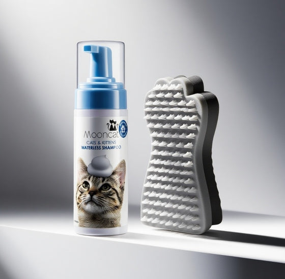 Mooncat Waterless Shampoo for Shorthair Cats and Brush Kit - 5 oz