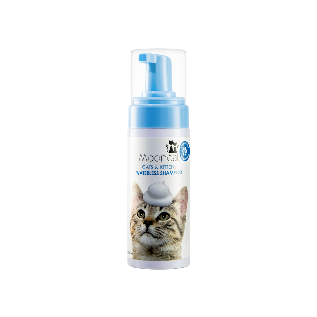 Mooncat® Waterless Shampoo for Shorthair Cats and Brush Kit - 5 oz